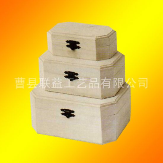 點擊查看詳細信息<br>標題：套裝木盒LY-4006 閱讀次數(shù)：1834